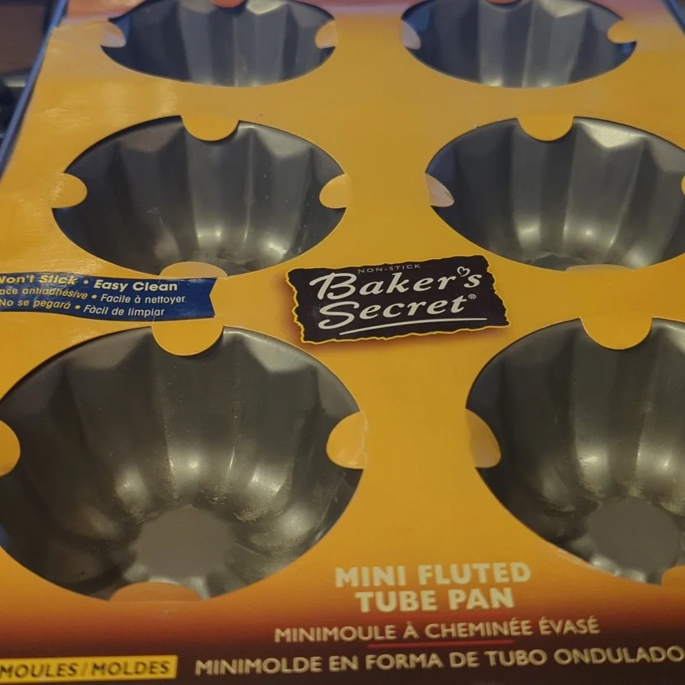 Baker's Secret Mini Fluted Tube Pan. Sale